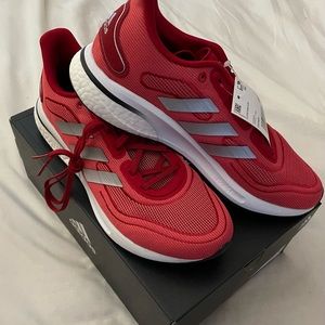Adidas Supernova trainers size 9.5 (43 1/3) NWT